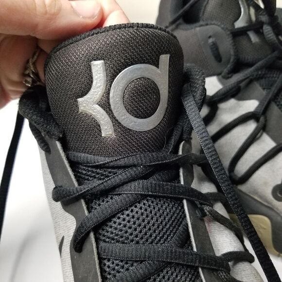 Nike KD Kevin Durant athletic shoes size 7.5 - Picture 3 of 9